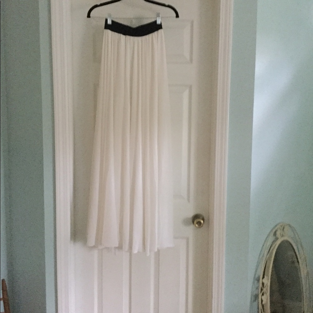 Glamorous creamy white maxi skirt